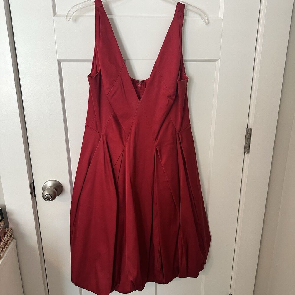 Maggy London Women's Red Bubble Hem Deep V-neck Cocktail Dress Size 14